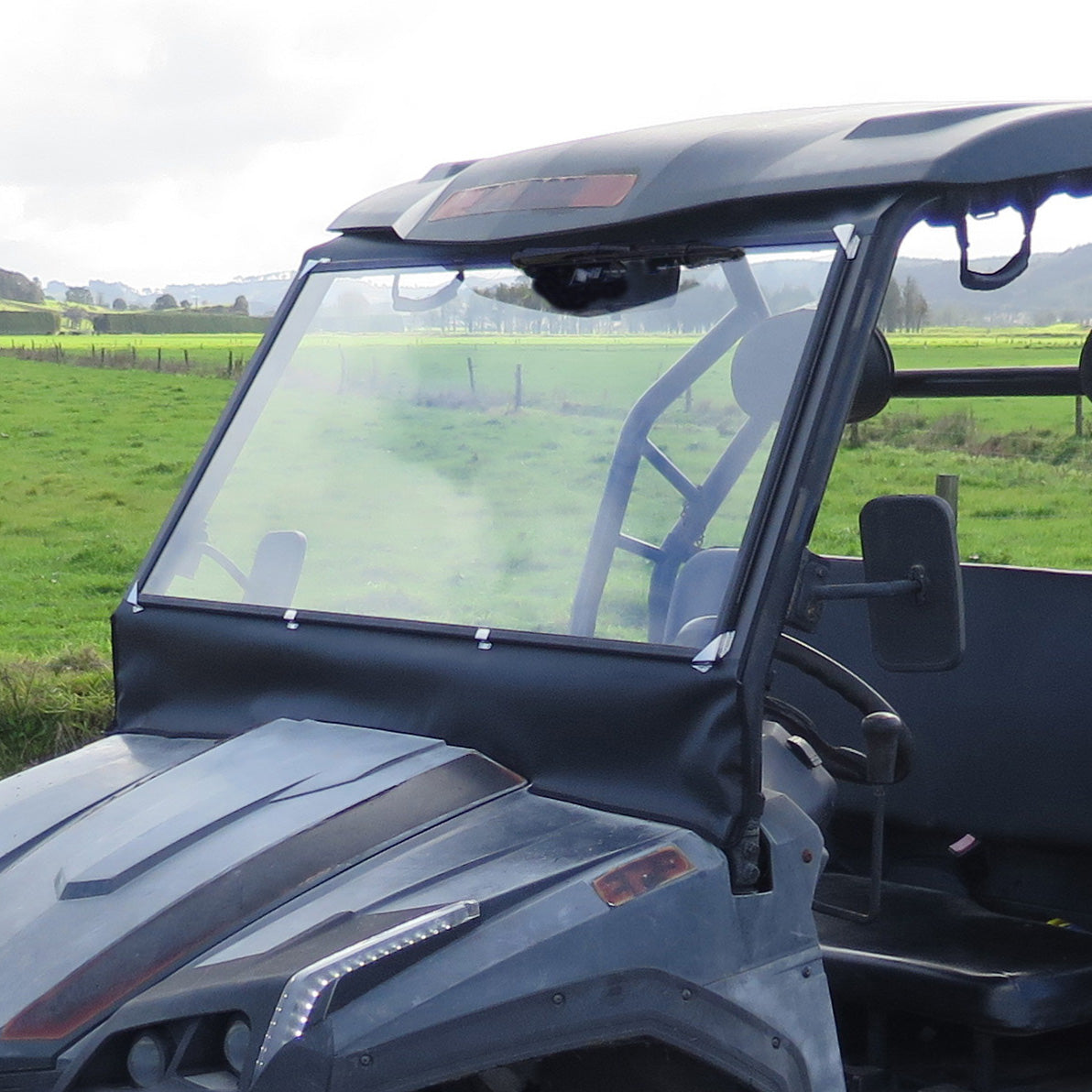Landboss 1100 Fixed Windscreen & Wiper Kit